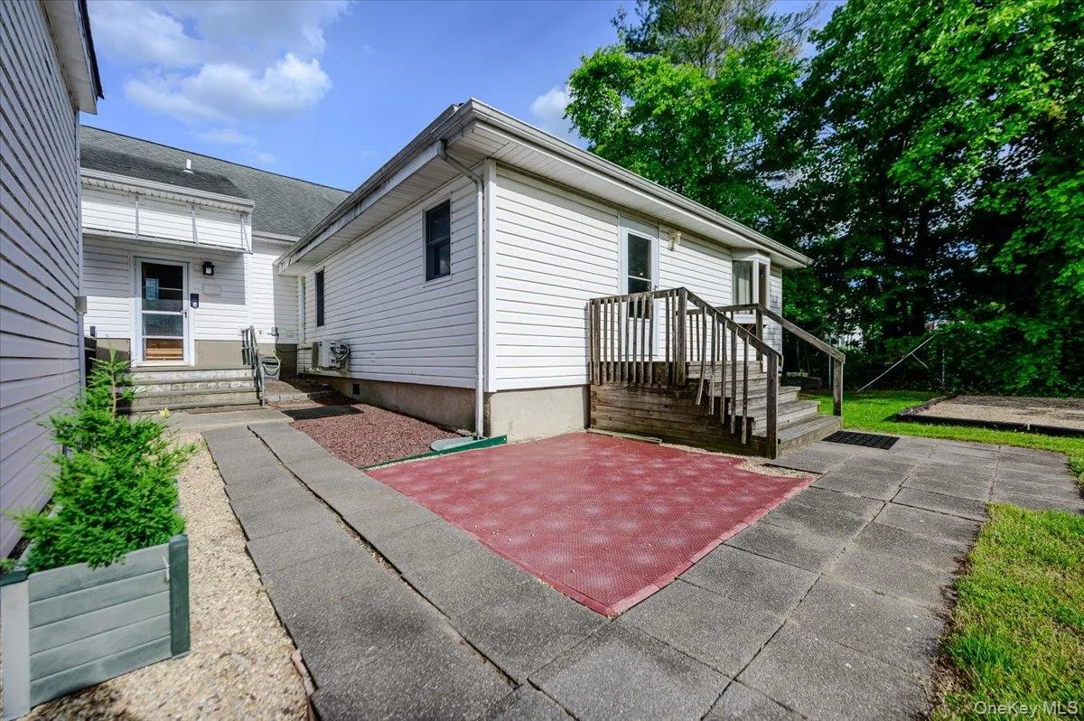 40 Deforest Avenue, Islip, NY, 4 Bedrooms Bedrooms, 10 Rooms Rooms,3 BathroomsBathrooms,Residential,For Rent,Deforest,0,992509 40 Deforest Avenue, Islip, NY, 4 Bedrooms Bedrooms, 10 Rooms Rooms,3 BathroomsBathrooms,Residential,For Rent,Deforest,0,992509