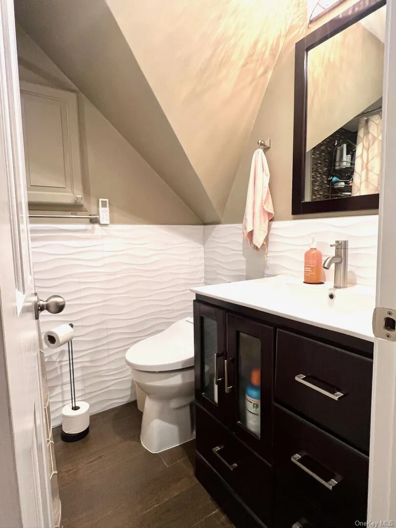 21520 43rd Avenue, New York, NY, 4 Bedrooms Bedrooms, 7 Rooms Rooms,2 BathroomsBathrooms,Residential Lease,For Rent,43rd,0,992511 21520 43rd Avenue, New York, NY, 4 Bedrooms Bedrooms, 7 Rooms Rooms,2 BathroomsBathrooms,Residential Lease,For Rent,43rd,0,992511