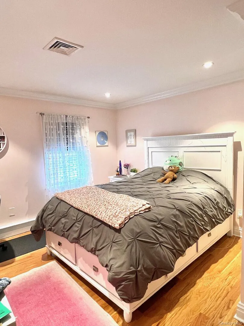 21520 43rd Avenue, New York, NY, 4 Bedrooms Bedrooms, 7 Rooms Rooms,2 BathroomsBathrooms,Residential Lease,For Rent,43rd,0,992511 21520 43rd Avenue, New York, NY, 4 Bedrooms Bedrooms, 7 Rooms Rooms,2 BathroomsBathrooms,Residential Lease,For Rent,43rd,0,992511