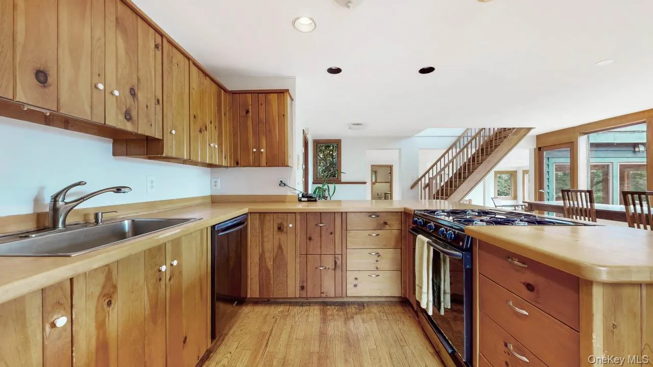 376 Abbey Road, Woodstock, NY, 2 Bedrooms Bedrooms, 5 Rooms Rooms,2 BathroomsBathrooms,Residential Lease,For Rent,Abbey,0,992519 376 Abbey Road, Woodstock, NY, 2 Bedrooms Bedrooms, 5 Rooms Rooms,2 BathroomsBathrooms,Residential Lease,For Rent,Abbey,0,992519
