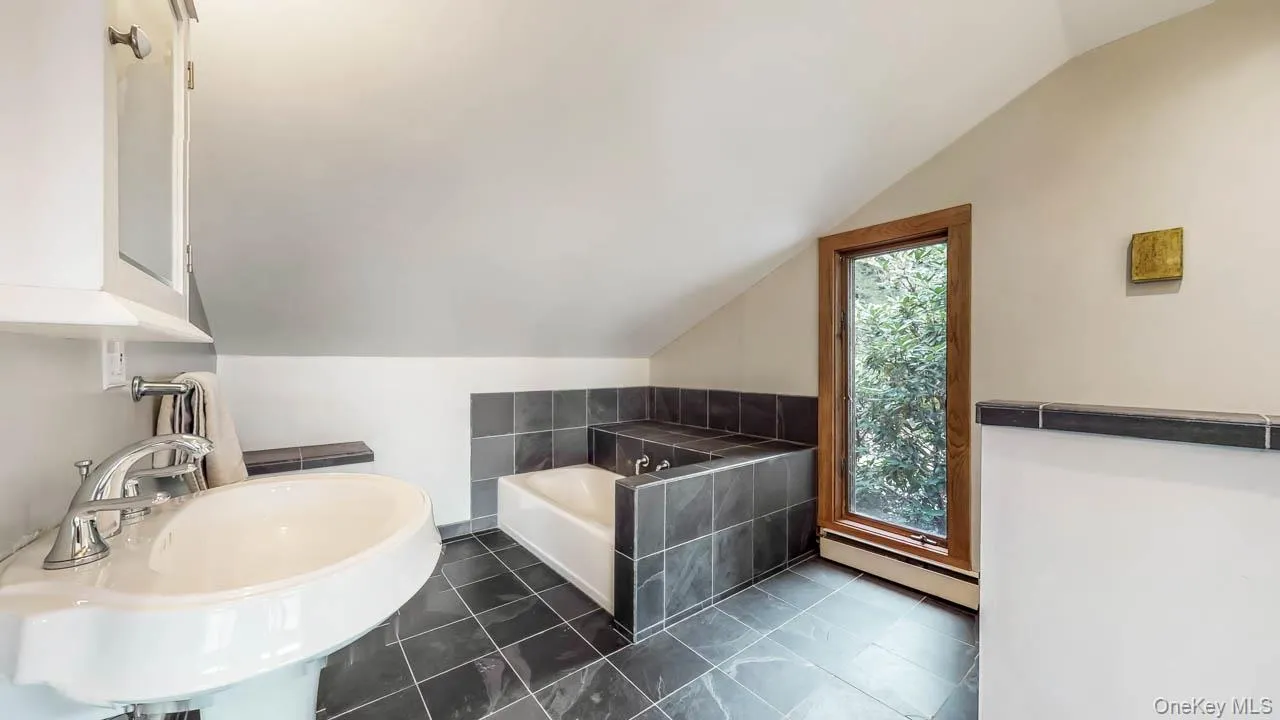 376 Abbey Road, Woodstock, NY, 2 Bedrooms Bedrooms, 5 Rooms Rooms,2 BathroomsBathrooms,Residential Lease,For Rent,Abbey,0,992519 376 Abbey Road, Woodstock, NY, 2 Bedrooms Bedrooms, 5 Rooms Rooms,2 BathroomsBathrooms,Residential Lease,For Rent,Abbey,0,992519