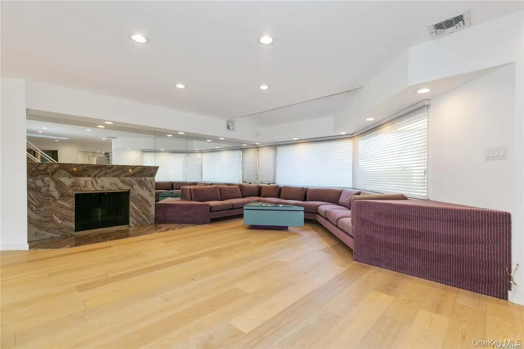 70 Shelly Lane, North Hempstead, NY, 5 Bedrooms Bedrooms, 9 Rooms Rooms,3 BathroomsBathrooms,Residential Lease,For Rent,Shelly,0,992533 70 Shelly Lane, North Hempstead, NY, 5 Bedrooms Bedrooms, 9 Rooms Rooms,3 BathroomsBathrooms,Residential Lease,For Rent,Shelly,0,992533