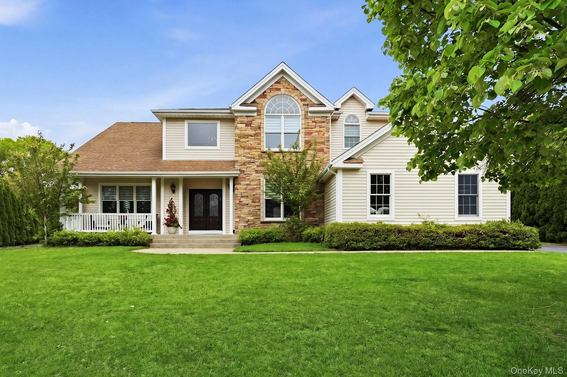 127 Elmwood Drive, Huntington, NY, 5 Bedrooms Bedrooms, 11 Rooms Rooms,3 BathroomsBathrooms,Residential,For Rent,Elmwood,0,992554 127 Elmwood Drive, Huntington, NY, 5 Bedrooms Bedrooms, 11 Rooms Rooms,3 BathroomsBathrooms,Residential,For Rent,Elmwood,0,992554