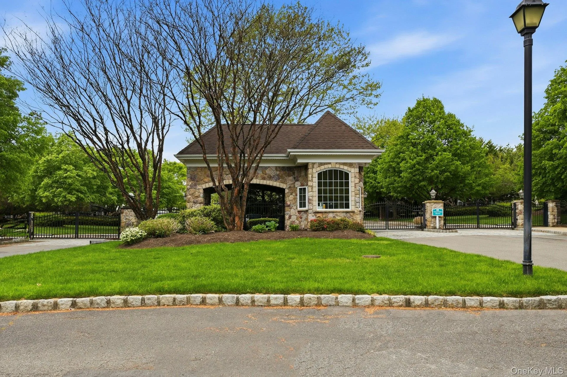 127 Elmwood Drive, Huntington, NY, 5 Bedrooms Bedrooms, 11 Rooms Rooms,3 BathroomsBathrooms,Residential,For Rent,Elmwood,0,992554 127 Elmwood Drive, Huntington, NY, 5 Bedrooms Bedrooms, 11 Rooms Rooms,3 BathroomsBathrooms,Residential,For Rent,Elmwood,0,992554
