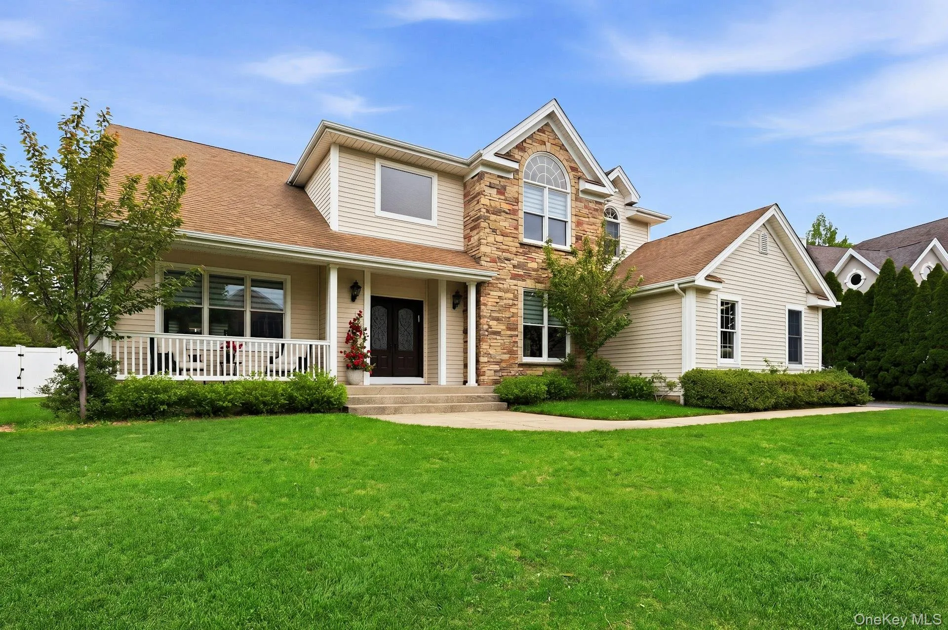 127 Elmwood Drive, Huntington, NY, 5 Bedrooms Bedrooms, 11 Rooms Rooms,3 BathroomsBathrooms,Residential,For Rent,Elmwood,0,992554 127 Elmwood Drive, Huntington, NY, 5 Bedrooms Bedrooms, 11 Rooms Rooms,3 BathroomsBathrooms,Residential,For Rent,Elmwood,0,992554