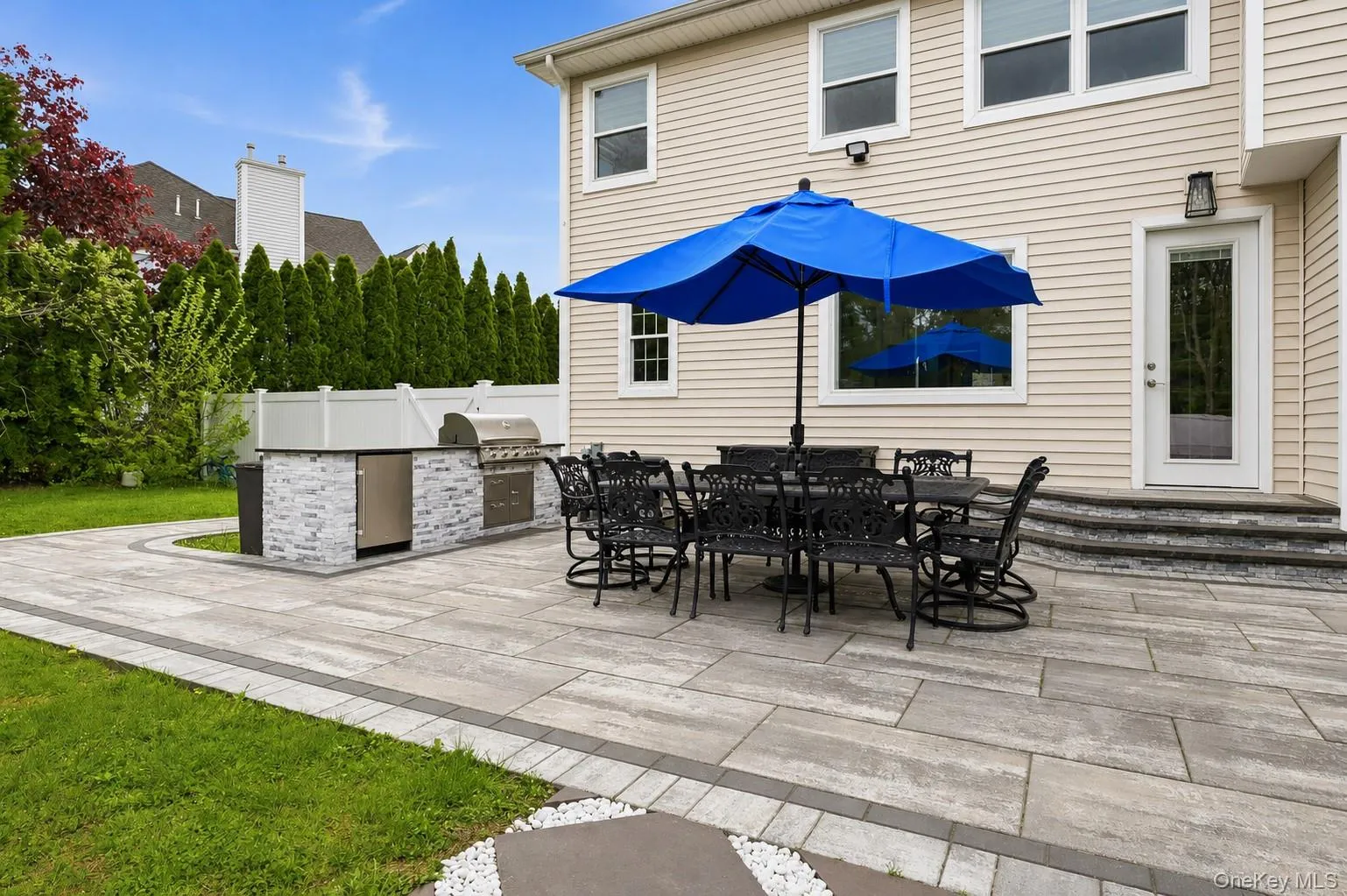 127 Elmwood Drive, Huntington, NY, 5 Bedrooms Bedrooms, 11 Rooms Rooms,3 BathroomsBathrooms,Residential,For Rent,Elmwood,0,992554 127 Elmwood Drive, Huntington, NY, 5 Bedrooms Bedrooms, 11 Rooms Rooms,3 BathroomsBathrooms,Residential,For Rent,Elmwood,0,992554