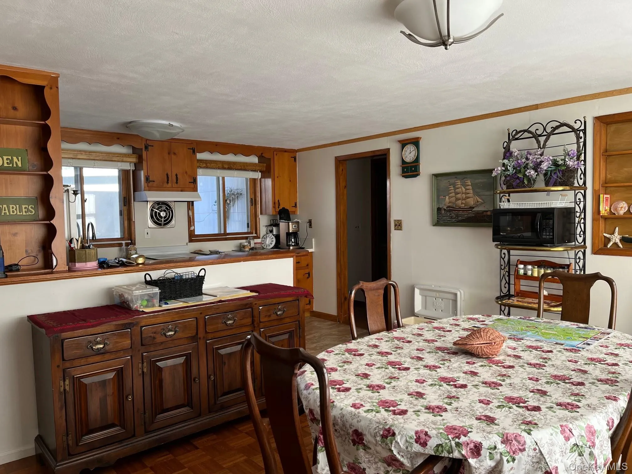 17 Kyle Road, Southampton, NY, 3 Bedrooms Bedrooms, 8 Rooms Rooms,2 BathroomsBathrooms,Residential Lease,For Rent,Kyle,0,992576 17 Kyle Road, Southampton, NY, 3 Bedrooms Bedrooms, 8 Rooms Rooms,2 BathroomsBathrooms,Residential Lease,For Rent,Kyle,0,992576