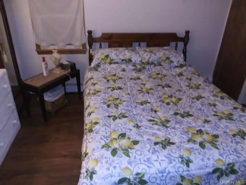Bedroom #2Full Bed on the west side of the house Bedroom #2Full Bed on the west side of the house
