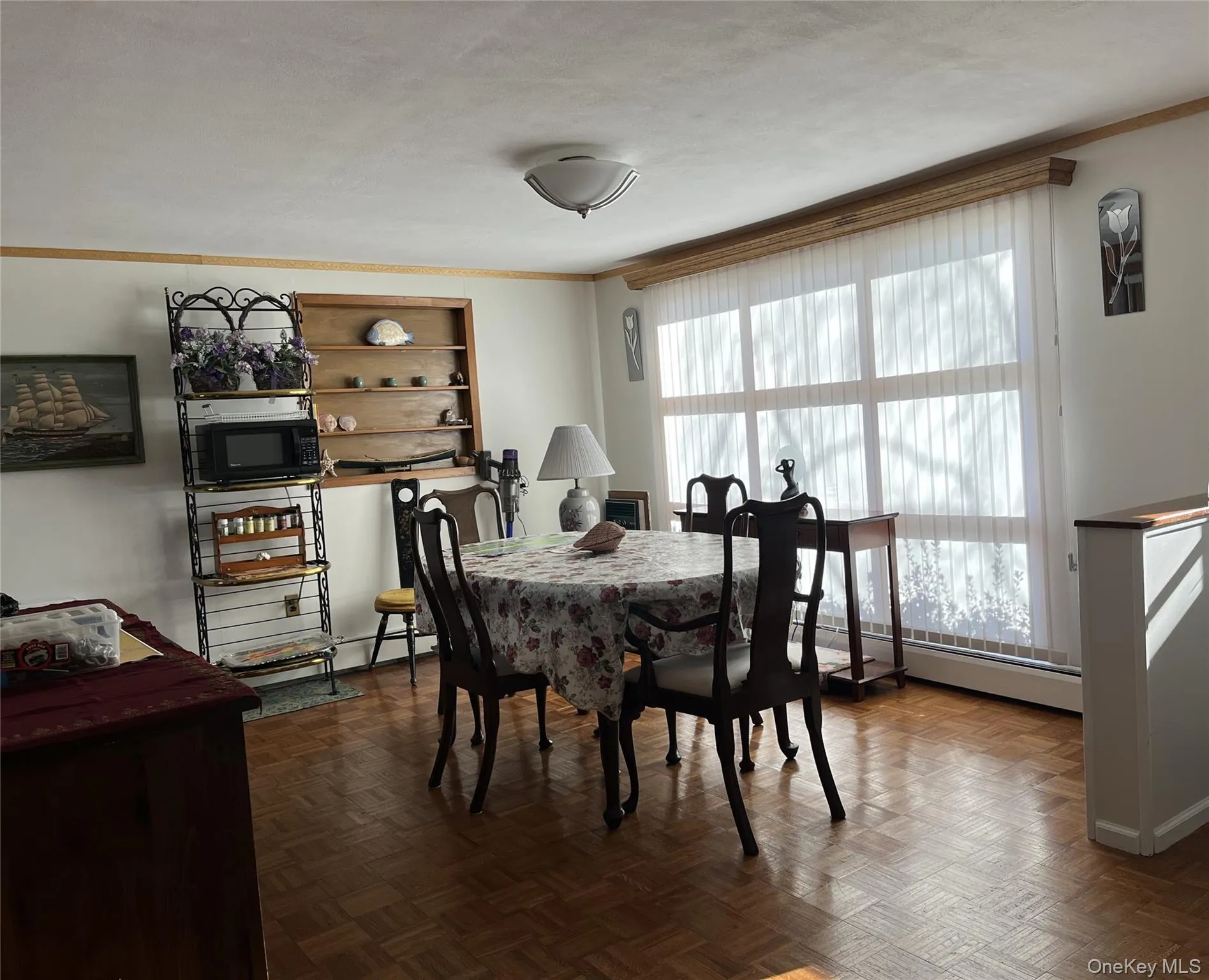 17 Kyle Road, Southampton, NY, 3 Bedrooms Bedrooms, 8 Rooms Rooms,2 BathroomsBathrooms,Residential Lease,For Rent,Kyle,0,992576 17 Kyle Road, Southampton, NY, 3 Bedrooms Bedrooms, 8 Rooms Rooms,2 BathroomsBathrooms,Residential Lease,For Rent,Kyle,0,992576