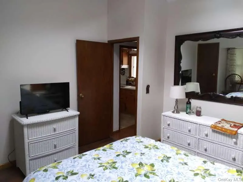 17 Kyle Road, Southampton, NY, 3 Bedrooms Bedrooms, 8 Rooms Rooms,2 BathroomsBathrooms,Residential Lease,For Rent,Kyle,0,992576 17 Kyle Road, Southampton, NY, 3 Bedrooms Bedrooms, 8 Rooms Rooms,2 BathroomsBathrooms,Residential Lease,For Rent,Kyle,0,992576