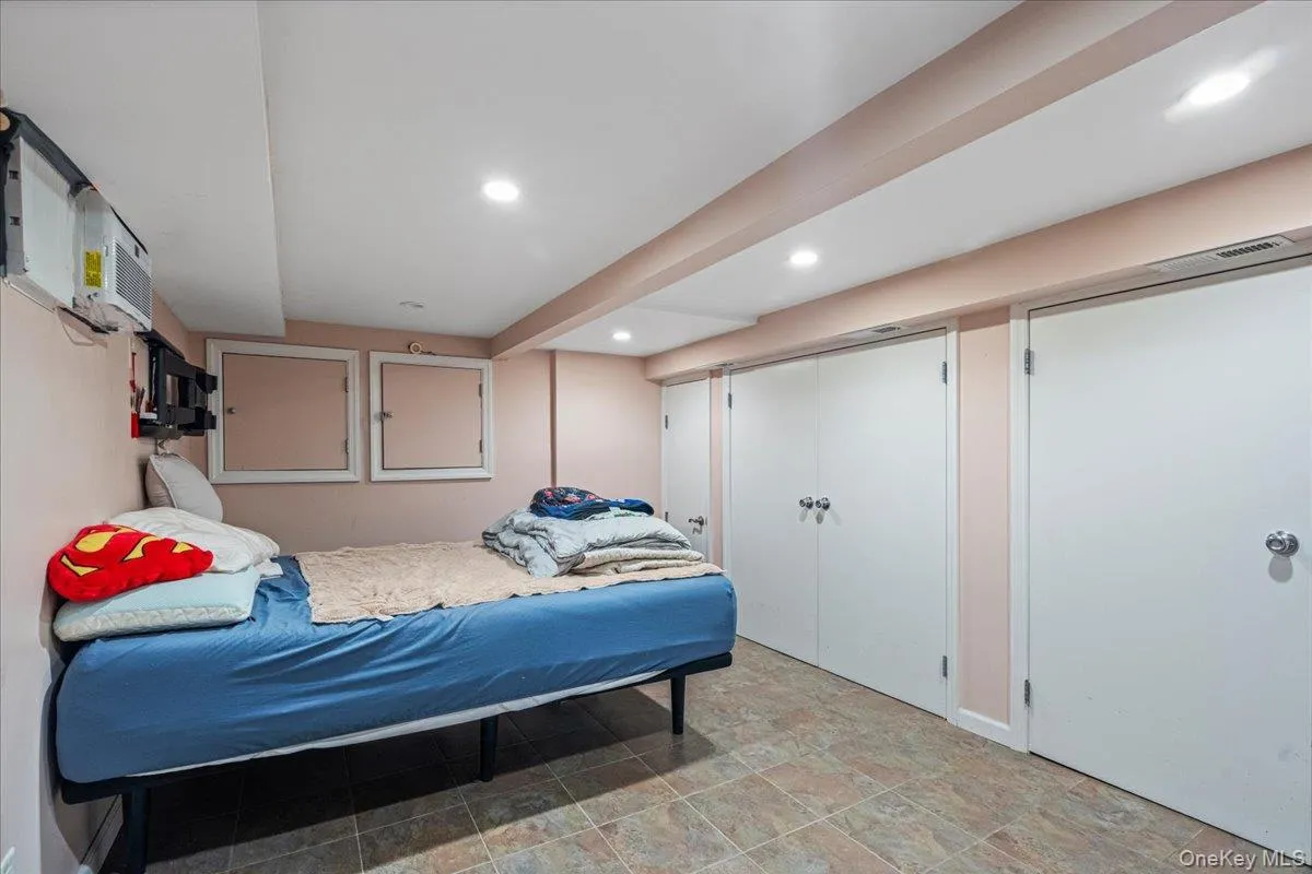 1720 37th Street, New York, NY, 2 Bedrooms Bedrooms, 6 Rooms Rooms,2 BathroomsBathrooms,Residential,For Rent,37th,0,992583 1720 37th Street, New York, NY, 2 Bedrooms Bedrooms, 6 Rooms Rooms,2 BathroomsBathrooms,Residential,For Rent,37th,0,992583