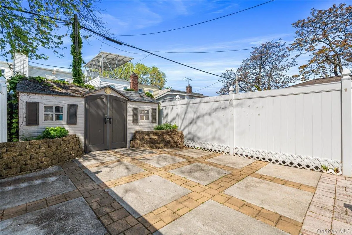 1720 37th Street, New York, NY, 2 Bedrooms Bedrooms, 6 Rooms Rooms,2 BathroomsBathrooms,Residential,For Rent,37th,0,992583 1720 37th Street, New York, NY, 2 Bedrooms Bedrooms, 6 Rooms Rooms,2 BathroomsBathrooms,Residential,For Rent,37th,0,992583