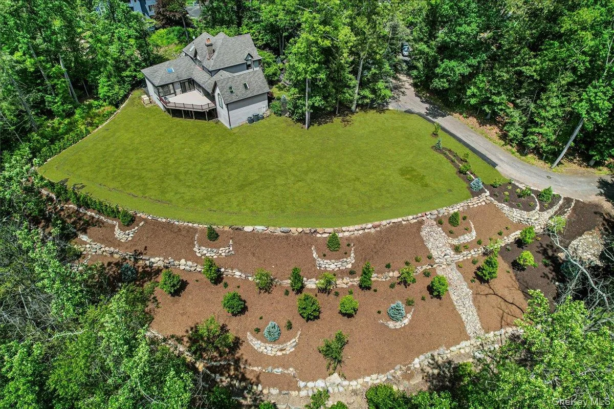 237 South Mountain Road, Clarkstown, NY, 5 Bedrooms Bedrooms, 18 Rooms Rooms,3 BathroomsBathrooms,Residential,For Rent,South Mountain,0,992585 237 South Mountain Road, Clarkstown, NY, 5 Bedrooms Bedrooms, 18 Rooms Rooms,3 BathroomsBathrooms,Residential,For Rent,South Mountain,0,992585