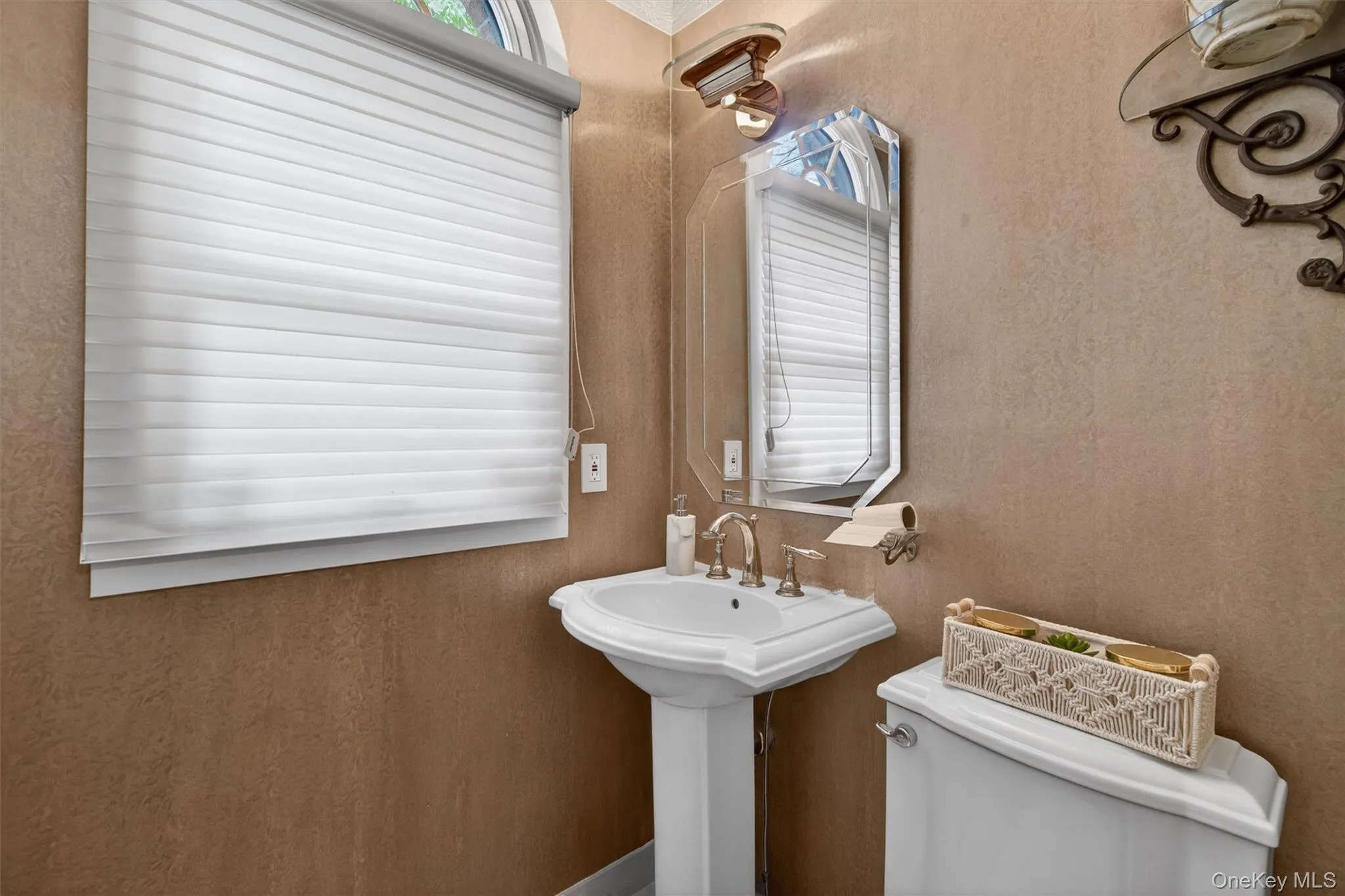 Powder room Powder room