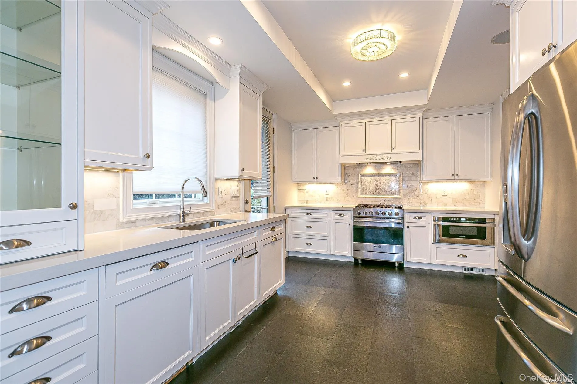2 Avalon Road, North Hempstead, NY, 4 Bedrooms Bedrooms, 9 Rooms Rooms,4 BathroomsBathrooms,Residential Lease,For Rent,Avalon,0,992588 2 Avalon Road, North Hempstead, NY, 4 Bedrooms Bedrooms, 9 Rooms Rooms,4 BathroomsBathrooms,Residential Lease,For Rent,Avalon,0,992588