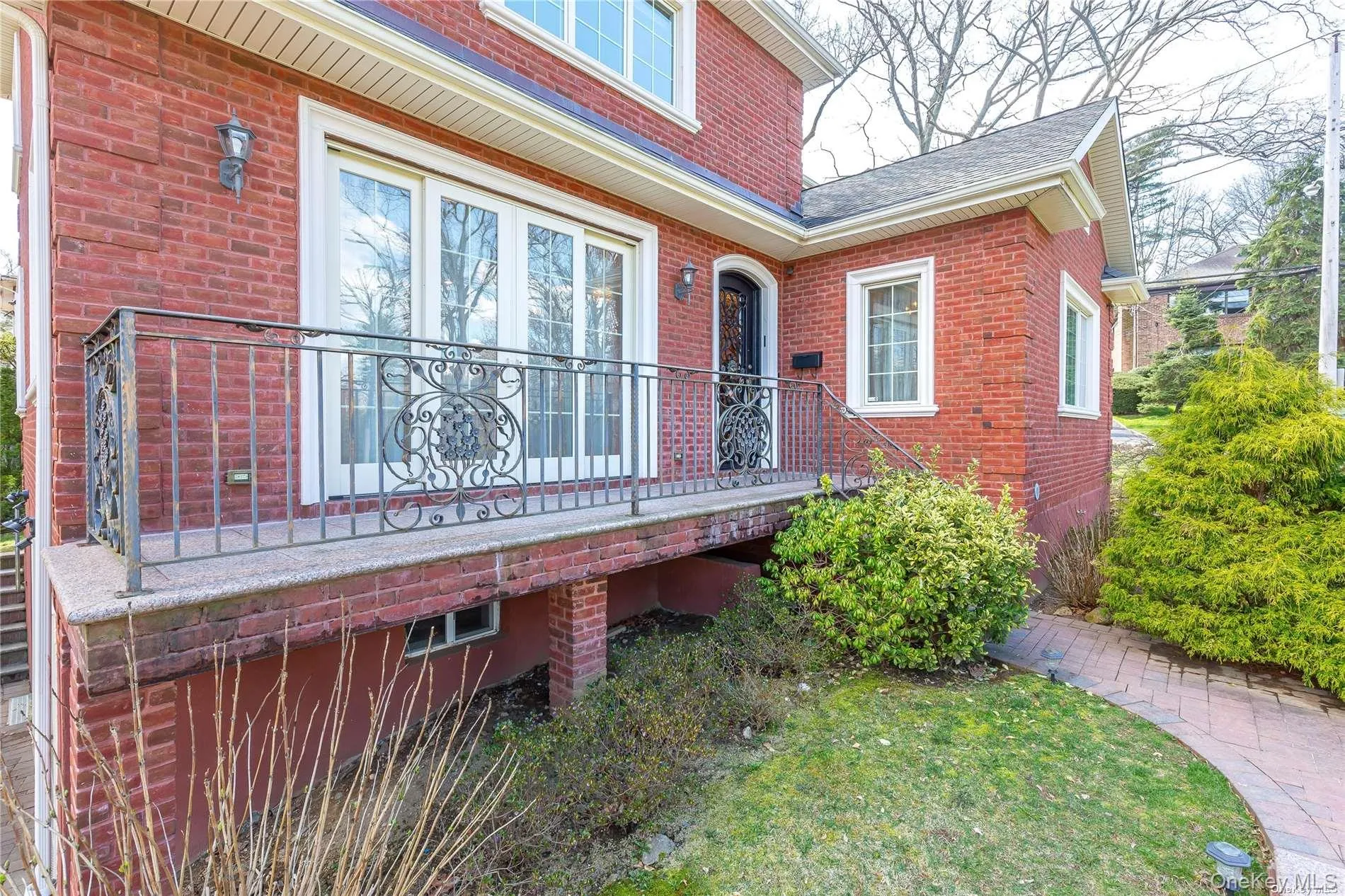 2 Avalon Road, North Hempstead, NY, 4 Bedrooms Bedrooms, 9 Rooms Rooms,4 BathroomsBathrooms,Residential Lease,For Rent,Avalon,0,992588 2 Avalon Road, North Hempstead, NY, 4 Bedrooms Bedrooms, 9 Rooms Rooms,4 BathroomsBathrooms,Residential Lease,For Rent,Avalon,0,992588