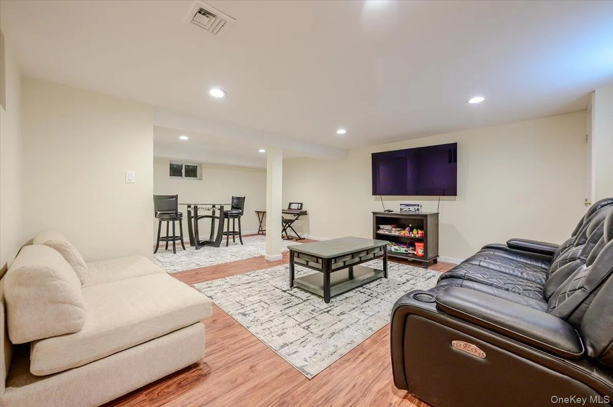 427 Westminster Road, Hempstead, NY, 3 Bedrooms Bedrooms, 7 Rooms Rooms,2 BathroomsBathrooms,Residential,For Rent,Westminster,0,992589 427 Westminster Road, Hempstead, NY, 3 Bedrooms Bedrooms, 7 Rooms Rooms,2 BathroomsBathrooms,Residential,For Rent,Westminster,0,992589