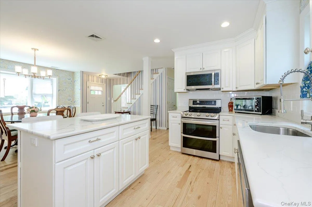 427 Westminster Road, Hempstead, NY, 3 Bedrooms Bedrooms, 7 Rooms Rooms,2 BathroomsBathrooms,Residential,For Rent,Westminster,0,992589 427 Westminster Road, Hempstead, NY, 3 Bedrooms Bedrooms, 7 Rooms Rooms,2 BathroomsBathrooms,Residential,For Rent,Westminster,0,992589