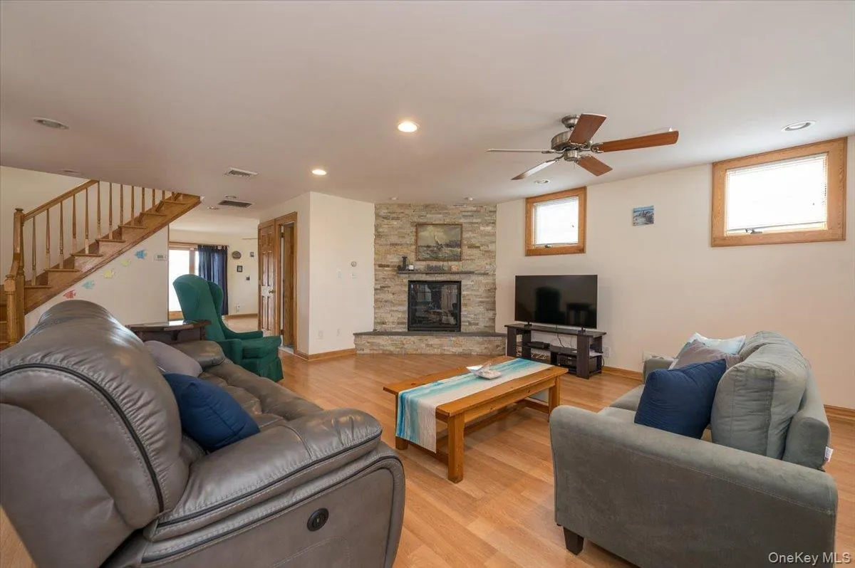 76 Coronado Street, Hempstead, NY, 4 Bedrooms Bedrooms, 7 Rooms Rooms,3 BathroomsBathrooms,Residential Lease,For Rent,Coronado,0,992590 76 Coronado Street, Hempstead, NY, 4 Bedrooms Bedrooms, 7 Rooms Rooms,3 BathroomsBathrooms,Residential Lease,For Rent,Coronado,0,992590