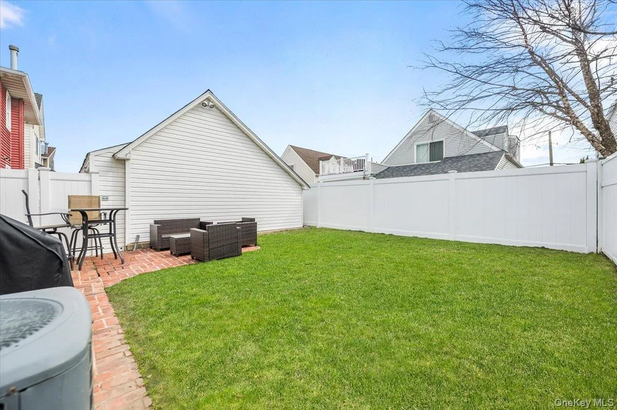 76 Coronado Street, Hempstead, NY, 4 Bedrooms Bedrooms, 7 Rooms Rooms,3 BathroomsBathrooms,Residential Lease,For Rent,Coronado,0,992590 76 Coronado Street, Hempstead, NY, 4 Bedrooms Bedrooms, 7 Rooms Rooms,3 BathroomsBathrooms,Residential Lease,For Rent,Coronado,0,992590