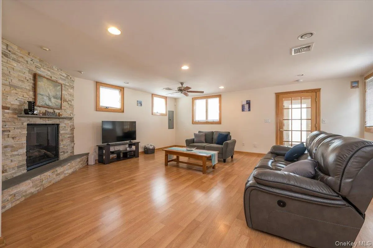 76 Coronado Street, Hempstead, NY, 4 Bedrooms Bedrooms, 7 Rooms Rooms,3 BathroomsBathrooms,Residential Lease,For Rent,Coronado,0,992590 76 Coronado Street, Hempstead, NY, 4 Bedrooms Bedrooms, 7 Rooms Rooms,3 BathroomsBathrooms,Residential Lease,For Rent,Coronado,0,992590