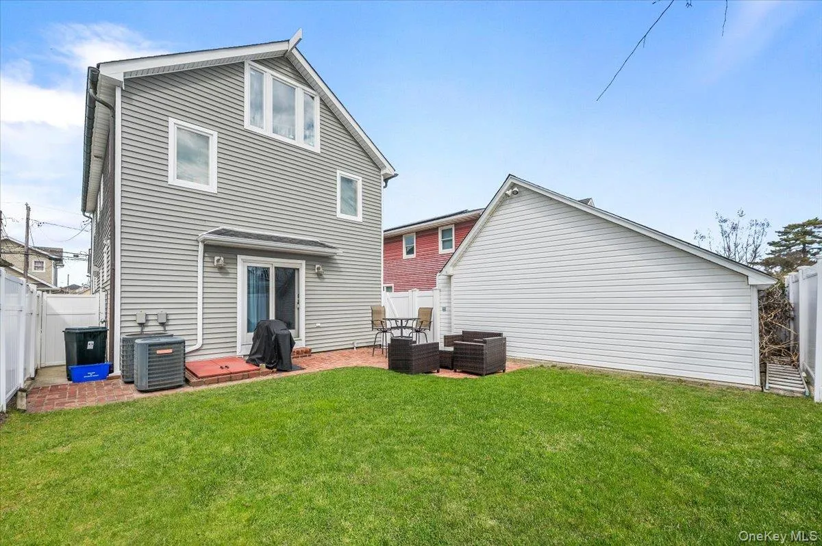 76 Coronado Street, Hempstead, NY, 4 Bedrooms Bedrooms, 7 Rooms Rooms,3 BathroomsBathrooms,Residential Lease,For Rent,Coronado,0,992590 76 Coronado Street, Hempstead, NY, 4 Bedrooms Bedrooms, 7 Rooms Rooms,3 BathroomsBathrooms,Residential Lease,For Rent,Coronado,0,992590