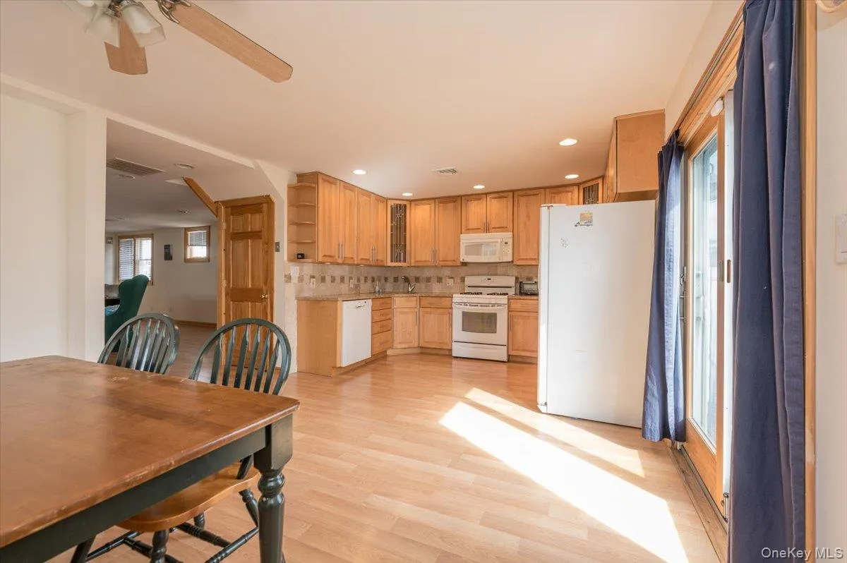 76 Coronado Street, Hempstead, NY, 4 Bedrooms Bedrooms, 7 Rooms Rooms,3 BathroomsBathrooms,Residential Lease,For Rent,Coronado,0,992590 76 Coronado Street, Hempstead, NY, 4 Bedrooms Bedrooms, 7 Rooms Rooms,3 BathroomsBathrooms,Residential Lease,For Rent,Coronado,0,992590