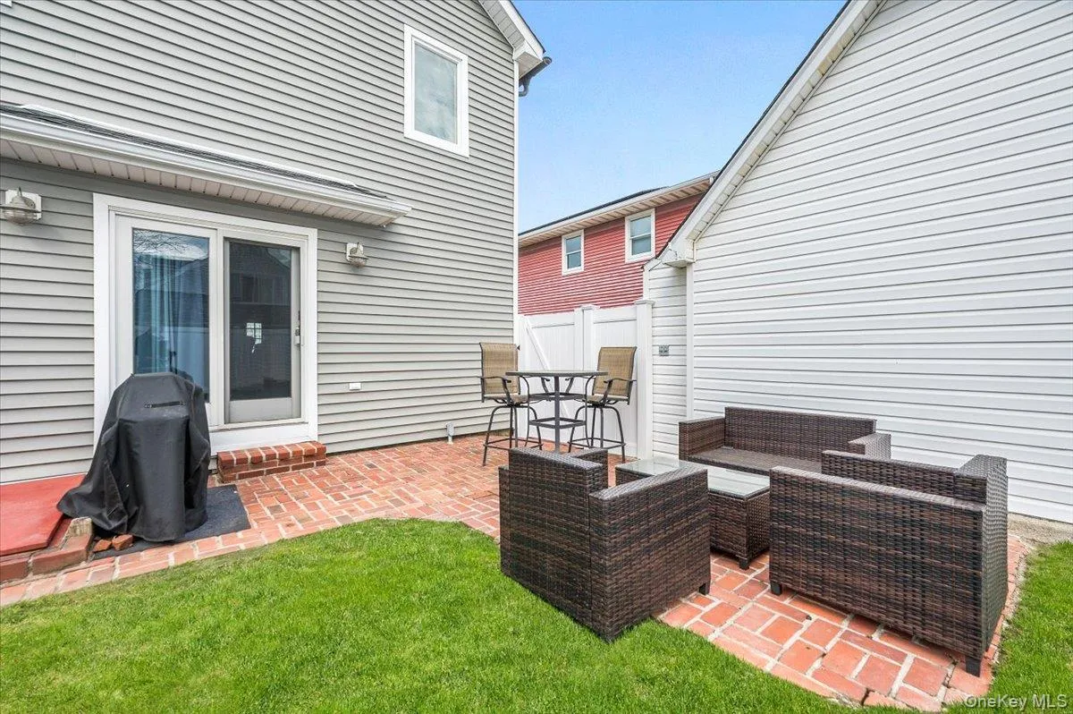 76 Coronado Street, Hempstead, NY, 4 Bedrooms Bedrooms, 7 Rooms Rooms,3 BathroomsBathrooms,Residential Lease,For Rent,Coronado,0,992590 76 Coronado Street, Hempstead, NY, 4 Bedrooms Bedrooms, 7 Rooms Rooms,3 BathroomsBathrooms,Residential Lease,For Rent,Coronado,0,992590