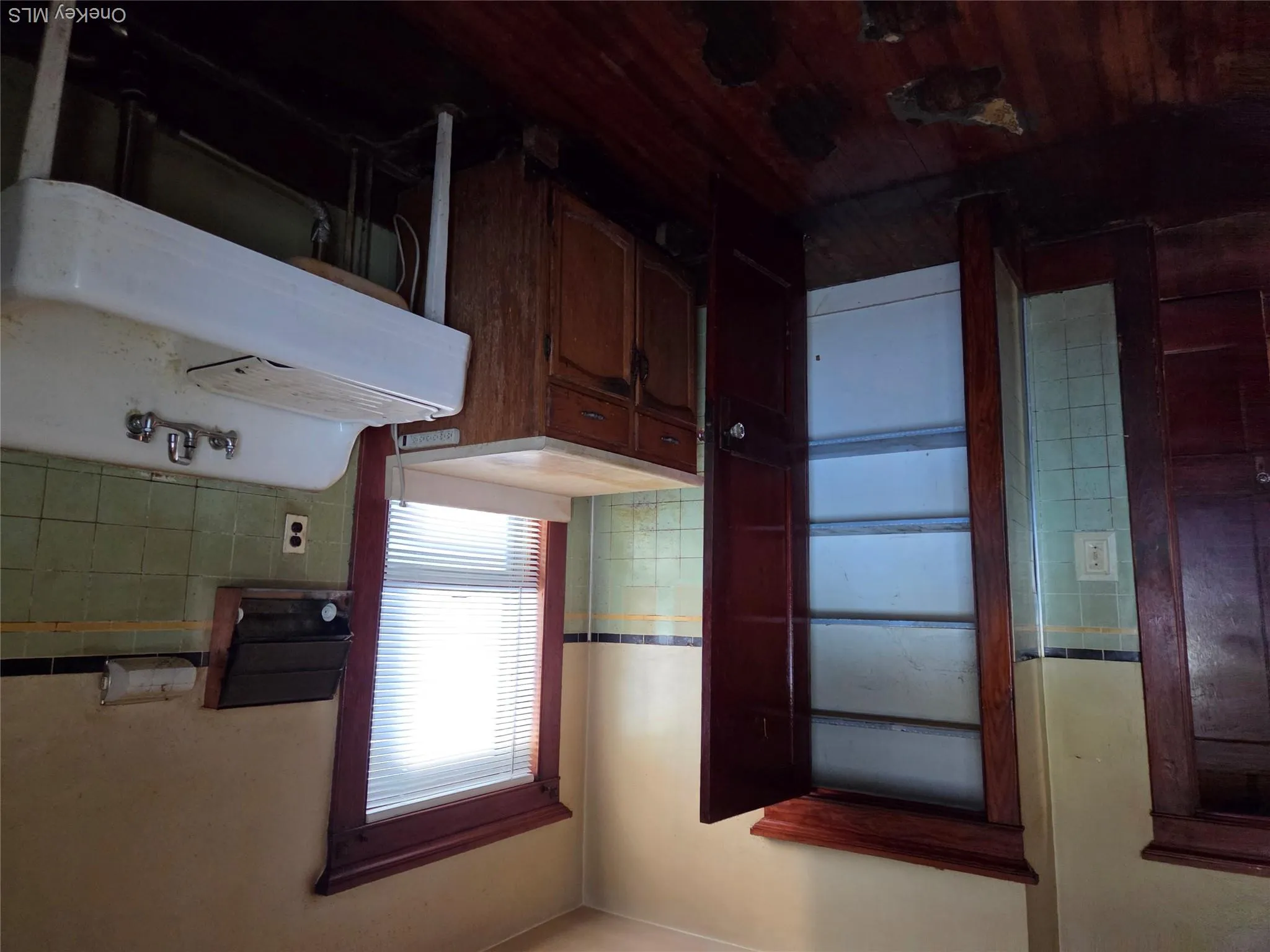 another view of the upstairs kitchen. another view of the upstairs kitchen.
