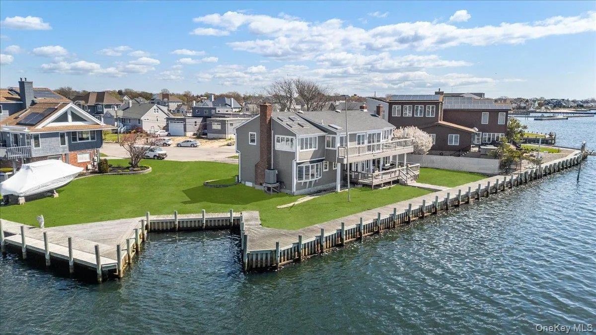 160 Sequams Lane, Islip, NY, 5 Bedrooms Bedrooms, 10 Rooms Rooms,3 BathroomsBathrooms,Residential,For Rent,Sequams,0,992605 160 Sequams Lane, Islip, NY, 5 Bedrooms Bedrooms, 10 Rooms Rooms,3 BathroomsBathrooms,Residential,For Rent,Sequams,0,992605