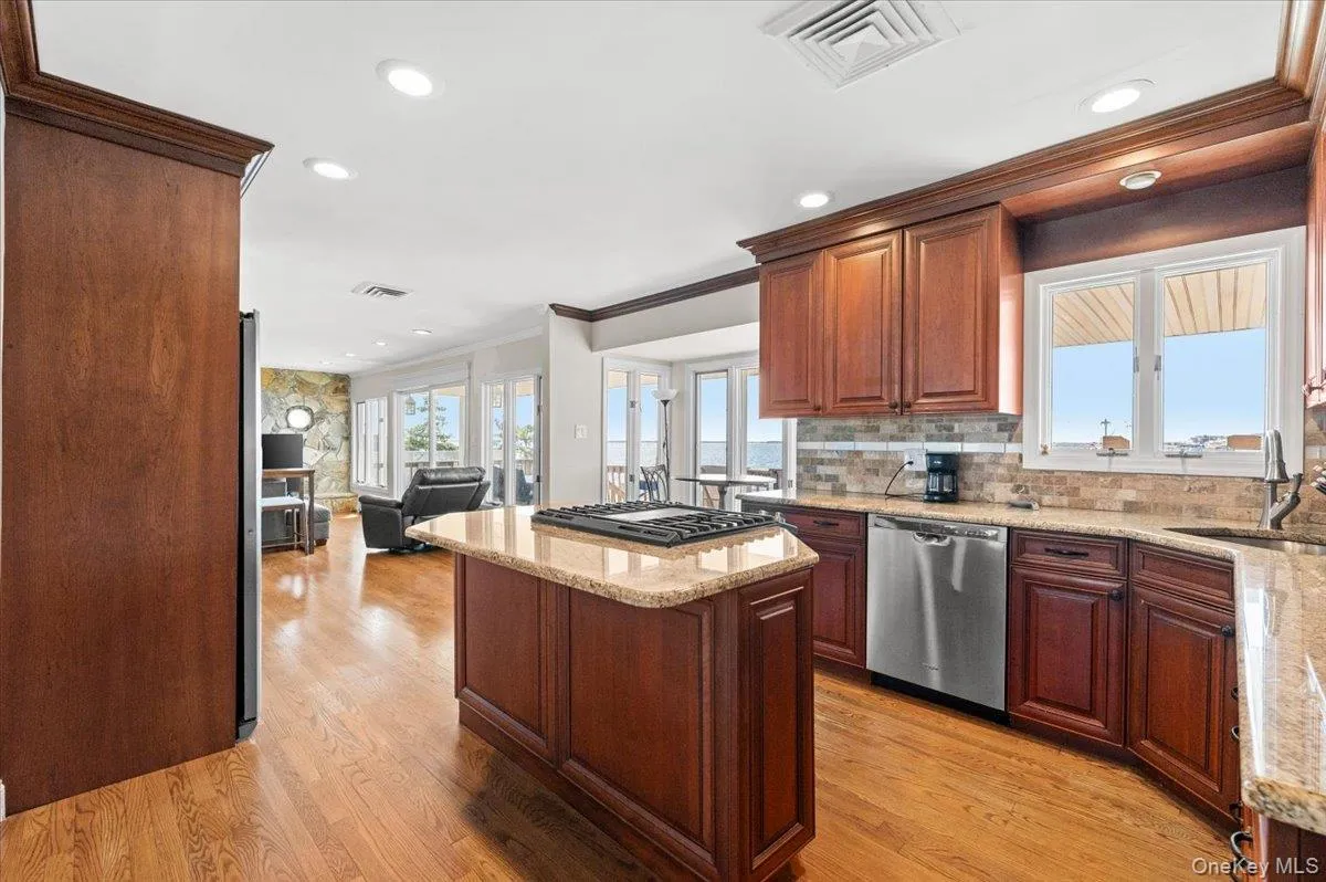 160 Sequams Lane, Islip, NY, 5 Bedrooms Bedrooms, 10 Rooms Rooms,3 BathroomsBathrooms,Residential,For Rent,Sequams,0,992605 160 Sequams Lane, Islip, NY, 5 Bedrooms Bedrooms, 10 Rooms Rooms,3 BathroomsBathrooms,Residential,For Rent,Sequams,0,992605
