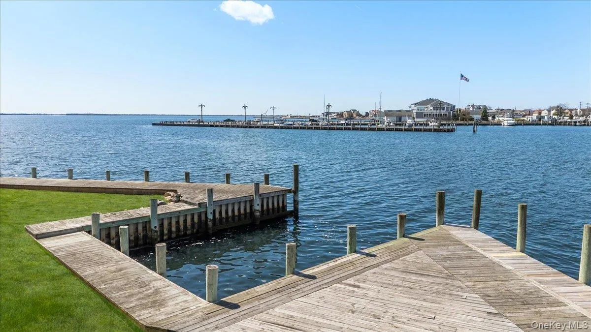 160 Sequams Lane, Islip, NY, 5 Bedrooms Bedrooms, 10 Rooms Rooms,3 BathroomsBathrooms,Residential,For Rent,Sequams,0,992605 160 Sequams Lane, Islip, NY, 5 Bedrooms Bedrooms, 10 Rooms Rooms,3 BathroomsBathrooms,Residential,For Rent,Sequams,0,992605