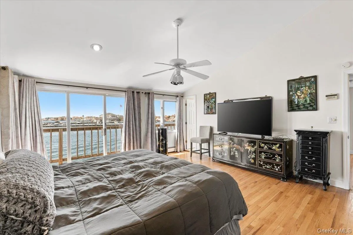 160 Sequams Lane, Islip, NY, 5 Bedrooms Bedrooms, 10 Rooms Rooms,3 BathroomsBathrooms,Residential,For Rent,Sequams,0,992605 160 Sequams Lane, Islip, NY, 5 Bedrooms Bedrooms, 10 Rooms Rooms,3 BathroomsBathrooms,Residential,For Rent,Sequams,0,992605