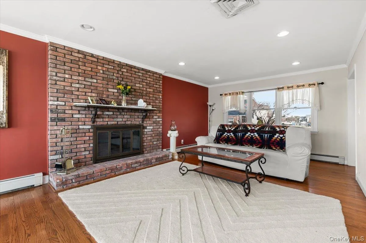 160 Sequams Lane, Islip, NY, 5 Bedrooms Bedrooms, 10 Rooms Rooms,3 BathroomsBathrooms,Residential,For Rent,Sequams,0,992605 160 Sequams Lane, Islip, NY, 5 Bedrooms Bedrooms, 10 Rooms Rooms,3 BathroomsBathrooms,Residential,For Rent,Sequams,0,992605