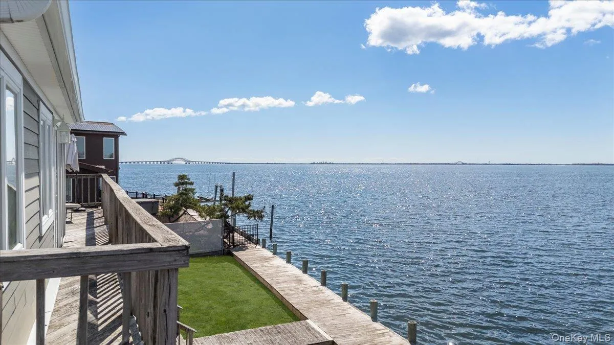 160 Sequams Lane, Islip, NY, 5 Bedrooms Bedrooms, 10 Rooms Rooms,3 BathroomsBathrooms,Residential,For Rent,Sequams,0,992605 160 Sequams Lane, Islip, NY, 5 Bedrooms Bedrooms, 10 Rooms Rooms,3 BathroomsBathrooms,Residential,For Rent,Sequams,0,992605