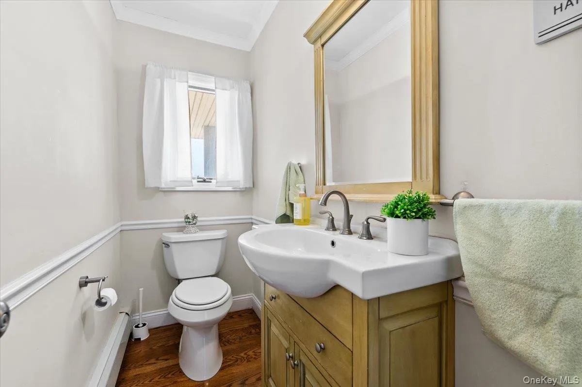 160 Sequams Lane, Islip, NY, 5 Bedrooms Bedrooms, 10 Rooms Rooms,3 BathroomsBathrooms,Residential,For Rent,Sequams,0,992605 160 Sequams Lane, Islip, NY, 5 Bedrooms Bedrooms, 10 Rooms Rooms,3 BathroomsBathrooms,Residential,For Rent,Sequams,0,992605