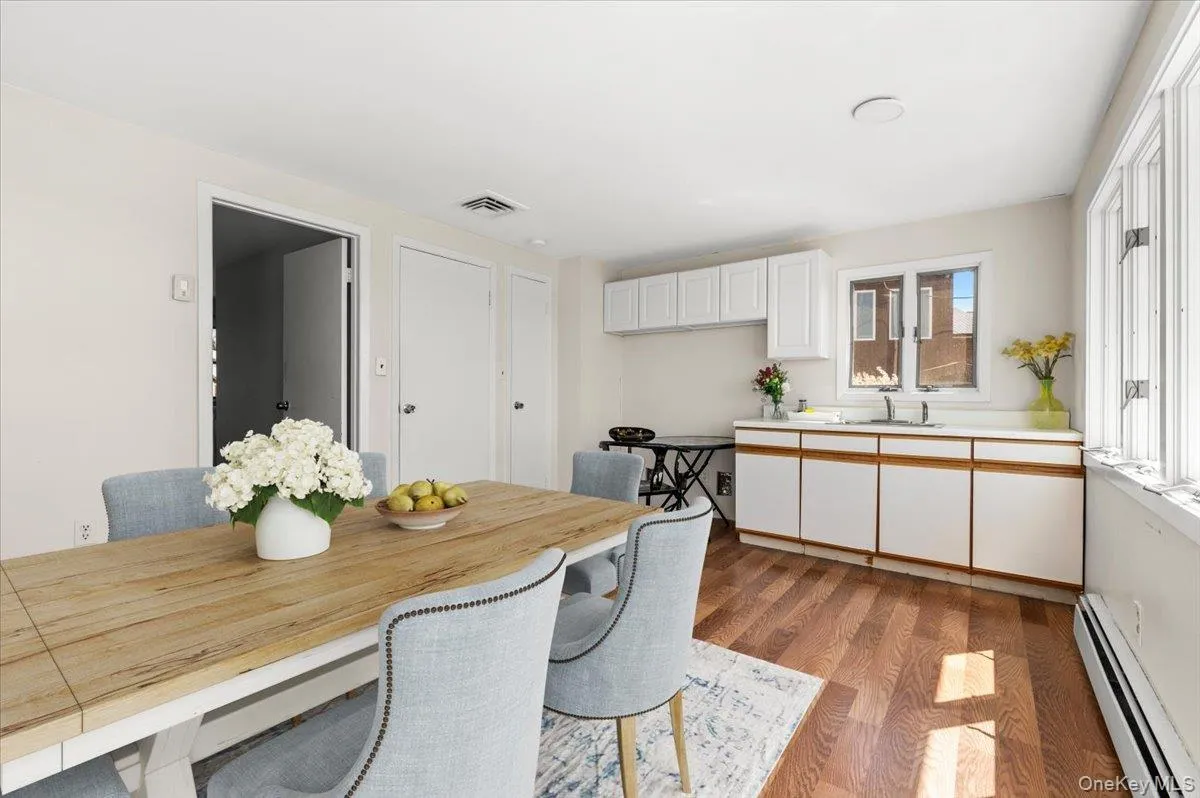 160 Sequams Lane, Islip, NY, 5 Bedrooms Bedrooms, 10 Rooms Rooms,3 BathroomsBathrooms,Residential,For Rent,Sequams,0,992605 160 Sequams Lane, Islip, NY, 5 Bedrooms Bedrooms, 10 Rooms Rooms,3 BathroomsBathrooms,Residential,For Rent,Sequams,0,992605