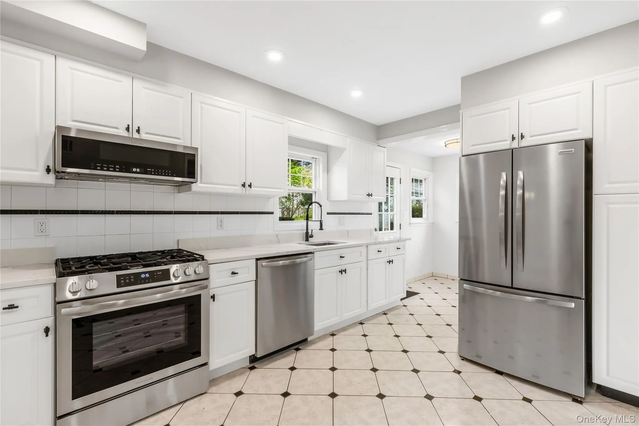 21 Keogh Lane, New Rochelle, NY, 3 Bedrooms Bedrooms, 7 Rooms Rooms,2 BathroomsBathrooms,Residential,For Rent,Keogh,0,992613 21 Keogh Lane, New Rochelle, NY, 3 Bedrooms Bedrooms, 7 Rooms Rooms,2 BathroomsBathrooms,Residential,For Rent,Keogh,0,992613