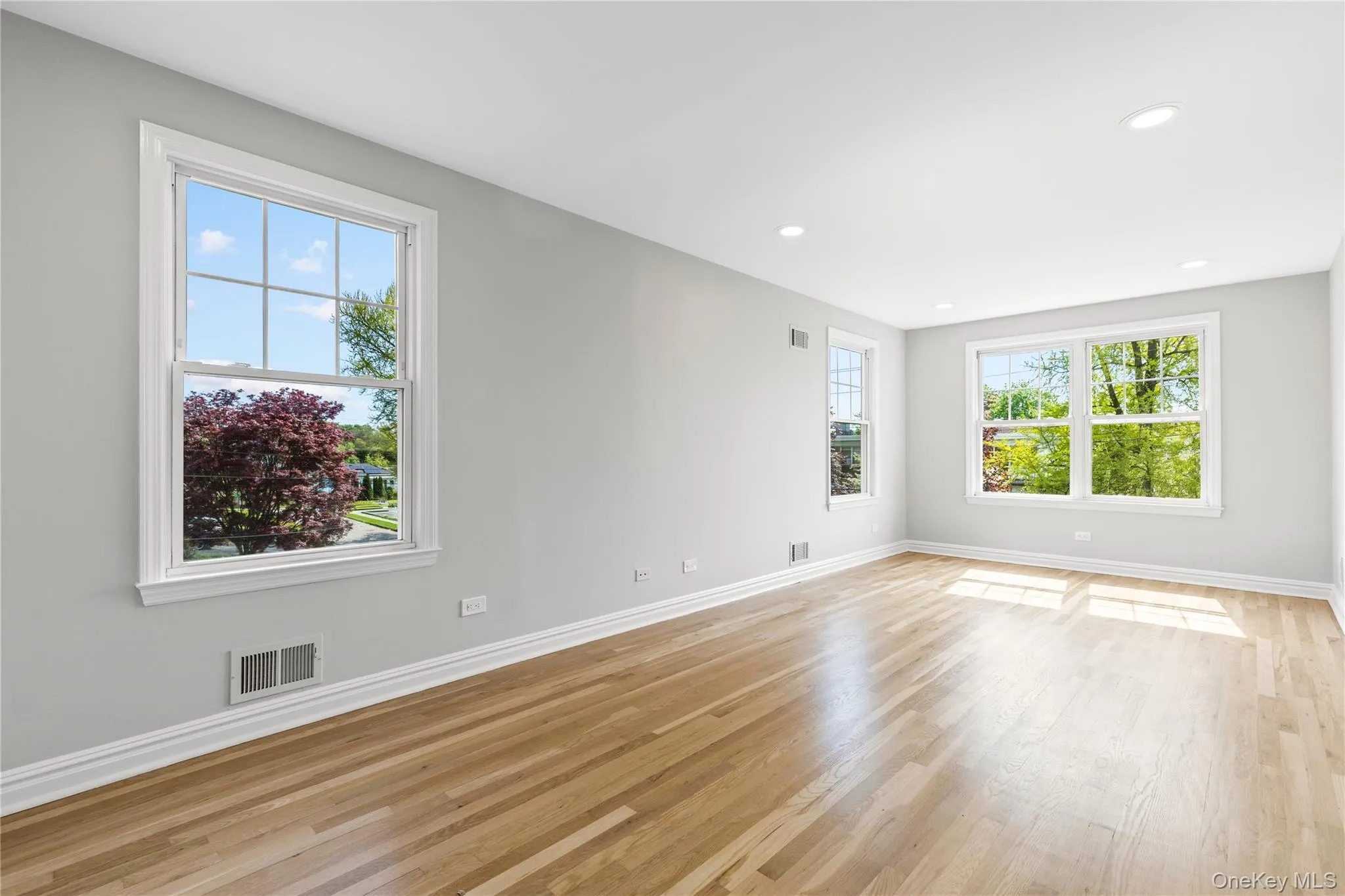 21 Keogh Lane, New Rochelle, NY, 3 Bedrooms Bedrooms, 7 Rooms Rooms,2 BathroomsBathrooms,Residential,For Rent,Keogh,0,992613 21 Keogh Lane, New Rochelle, NY, 3 Bedrooms Bedrooms, 7 Rooms Rooms,2 BathroomsBathrooms,Residential,For Rent,Keogh,0,992613