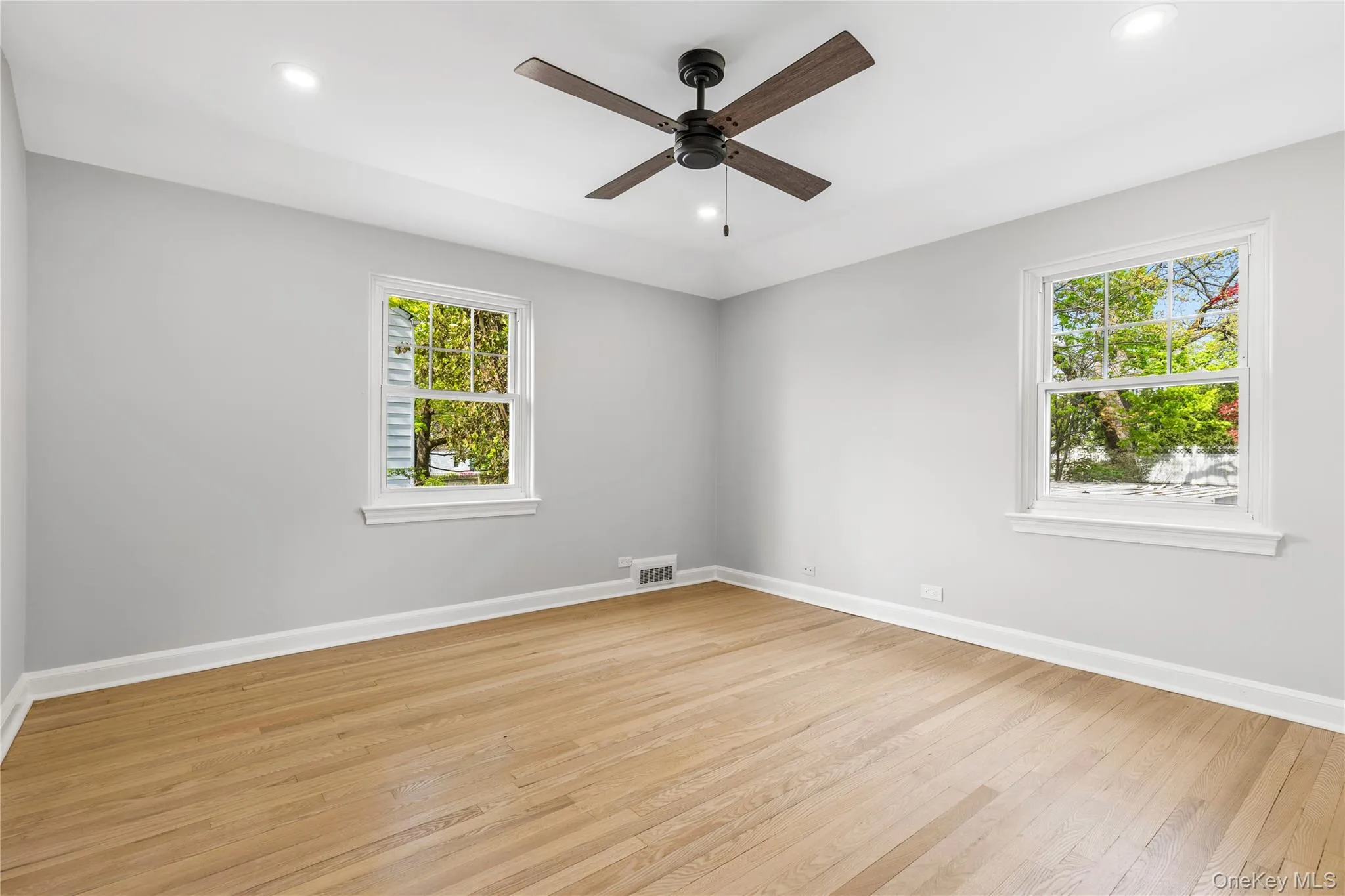 21 Keogh Lane, New Rochelle, NY, 3 Bedrooms Bedrooms, 7 Rooms Rooms,2 BathroomsBathrooms,Residential,For Rent,Keogh,0,992613 21 Keogh Lane, New Rochelle, NY, 3 Bedrooms Bedrooms, 7 Rooms Rooms,2 BathroomsBathrooms,Residential,For Rent,Keogh,0,992613