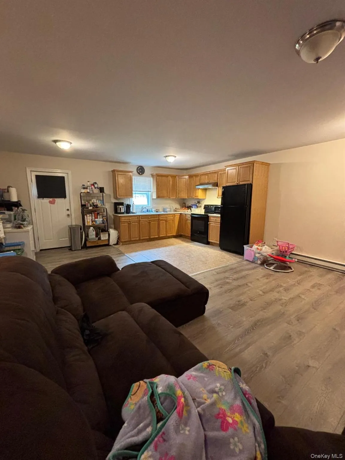 112 Maple Lane, Brookhaven, NY, 3 Bedrooms Bedrooms, 5 Rooms Rooms,1 BathroomBathrooms,Residential Lease,For Rent,Maple,0,992634 112 Maple Lane, Brookhaven, NY, 3 Bedrooms Bedrooms, 5 Rooms Rooms,1 BathroomBathrooms,Residential Lease,For Rent,Maple,0,992634