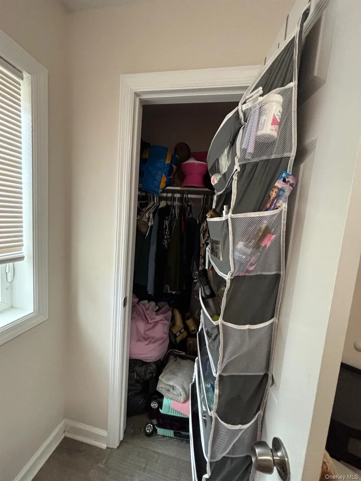 112 Maple Lane, Brookhaven, NY, 3 Bedrooms Bedrooms, 5 Rooms Rooms,1 BathroomBathrooms,Residential Lease,For Rent,Maple,0,992634 112 Maple Lane, Brookhaven, NY, 3 Bedrooms Bedrooms, 5 Rooms Rooms,1 BathroomBathrooms,Residential Lease,For Rent,Maple,0,992634