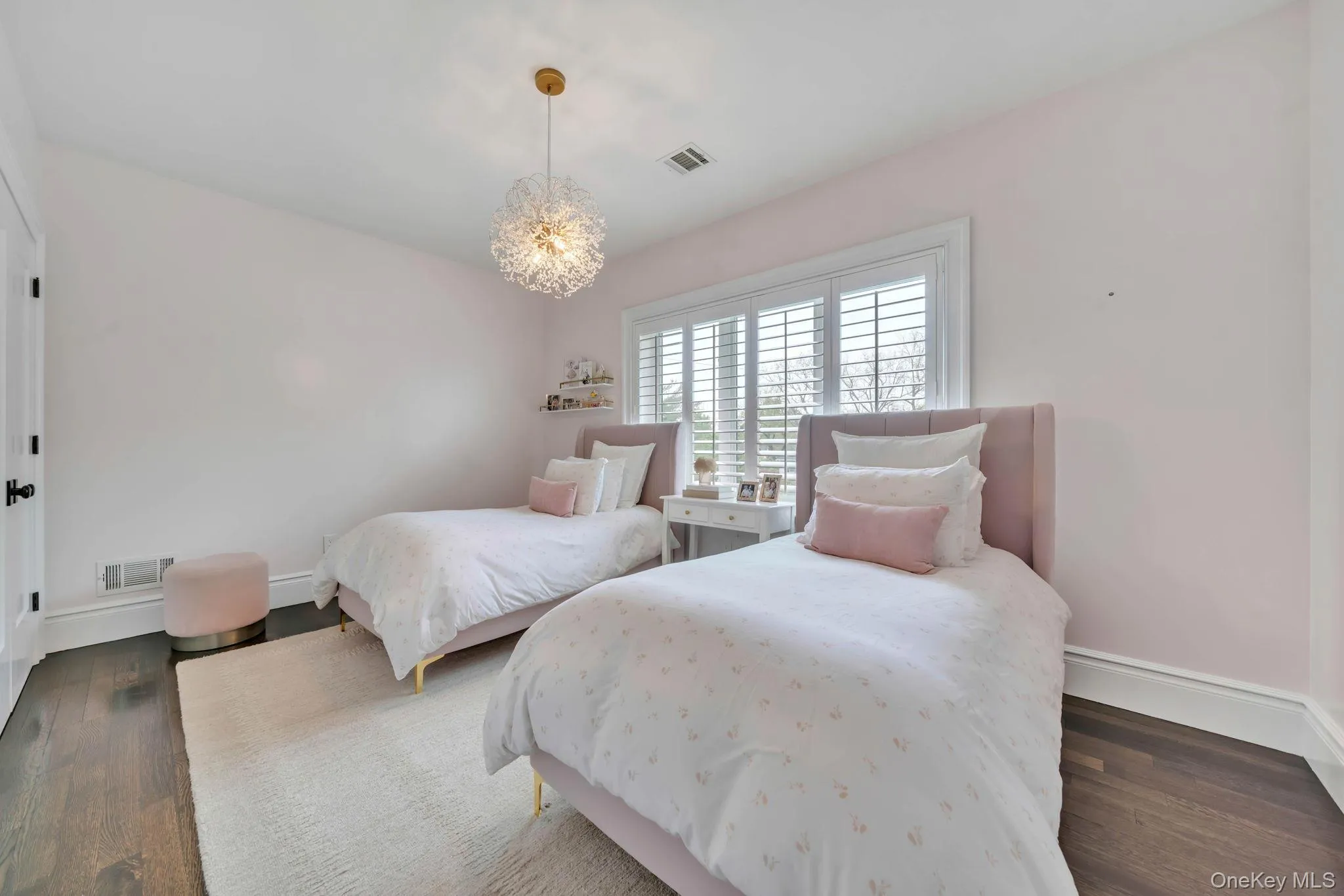 12 Dalewood Drive, Ramapo, NY, 8 Bedrooms Bedrooms, 16 Rooms Rooms,4 BathroomsBathrooms,Residential,For Rent,Dalewood,0,992639 12 Dalewood Drive, Ramapo, NY, 8 Bedrooms Bedrooms, 16 Rooms Rooms,4 BathroomsBathrooms,Residential,For Rent,Dalewood,0,992639