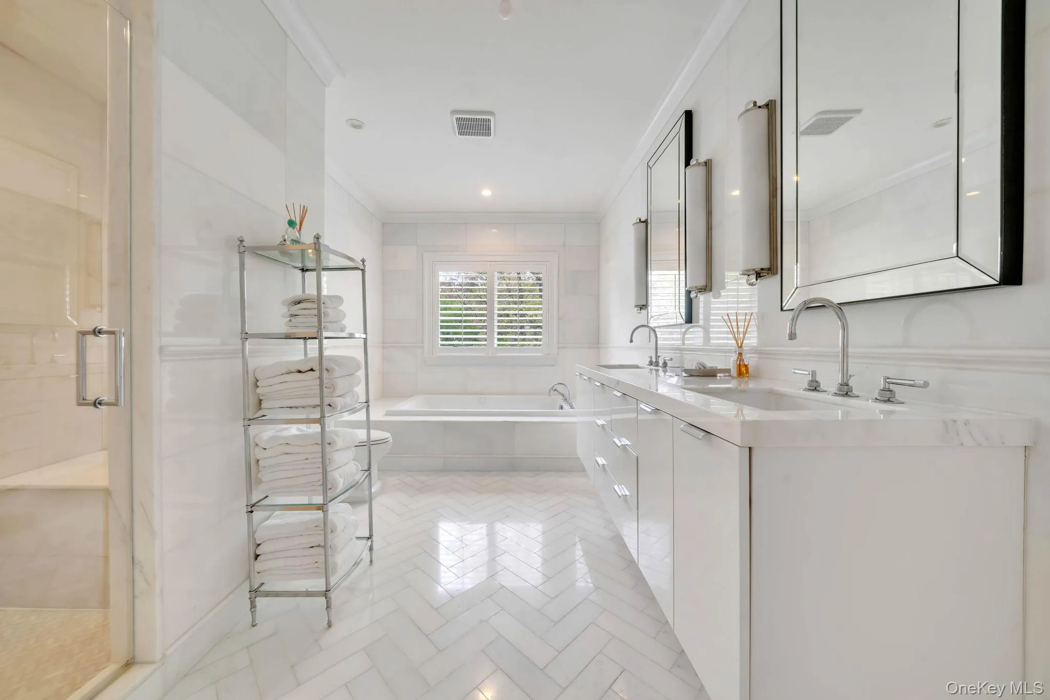 12 Dalewood Drive, Ramapo, NY, 8 Bedrooms Bedrooms, 16 Rooms Rooms,4 BathroomsBathrooms,Residential,For Rent,Dalewood,0,992639 12 Dalewood Drive, Ramapo, NY, 8 Bedrooms Bedrooms, 16 Rooms Rooms,4 BathroomsBathrooms,Residential,For Rent,Dalewood,0,992639