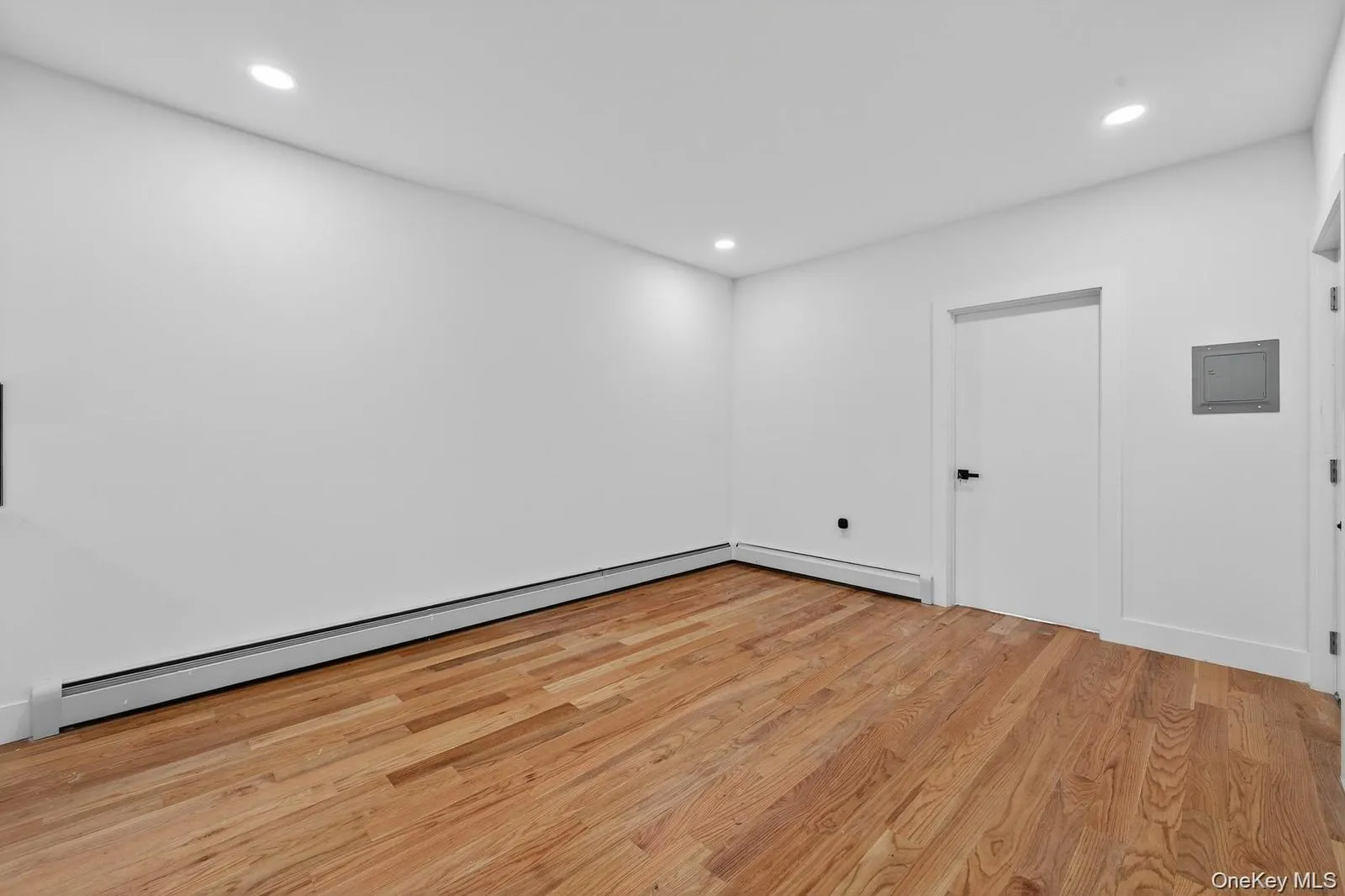 2561 99th Street, New York, NY, 2 Bedrooms Bedrooms, 5 Rooms Rooms,1 BathroomBathrooms,Residential Lease,For Rent,99th,0,992645 2561 99th Street, New York, NY, 2 Bedrooms Bedrooms, 5 Rooms Rooms,1 BathroomBathrooms,Residential Lease,For Rent,99th,0,992645