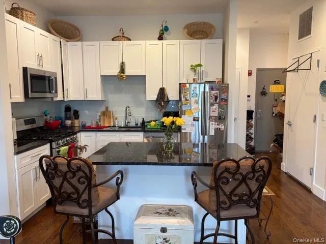 40 Division Street, Oyster Bay, NY, 1 Room Rooms,1 BathroomBathrooms,Residential Lease,For Rent,Division,0,992646 40 Division Street, Oyster Bay, NY, 1 Room Rooms,1 BathroomBathrooms,Residential Lease,For Rent,Division,0,992646