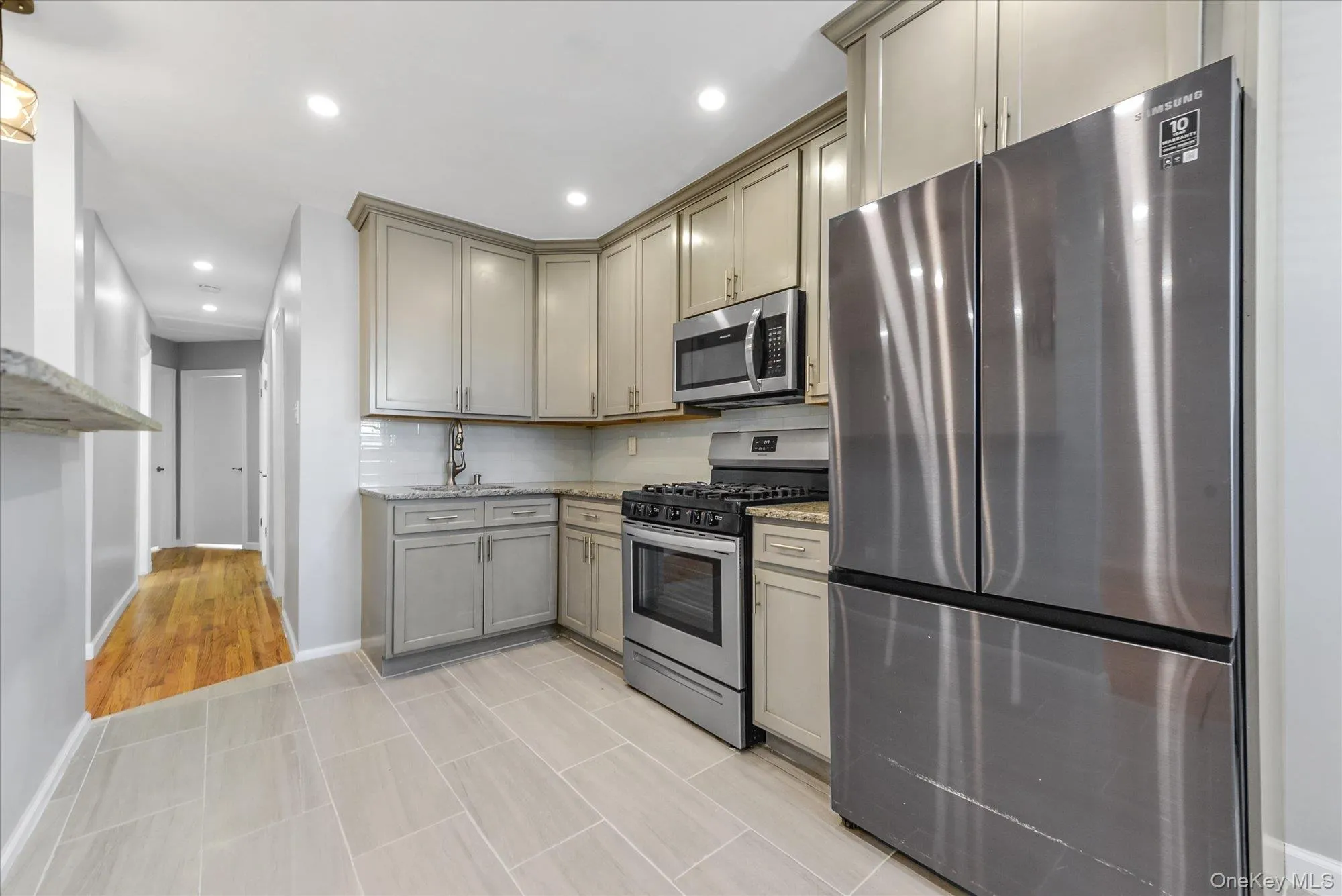 638 84th Street, New York, NY, 3 Bedrooms Bedrooms, 7 Rooms Rooms,1 BathroomBathrooms,Residential Lease,For Rent,84th,0,992648 638 84th Street, New York, NY, 3 Bedrooms Bedrooms, 7 Rooms Rooms,1 BathroomBathrooms,Residential Lease,For Rent,84th,0,992648