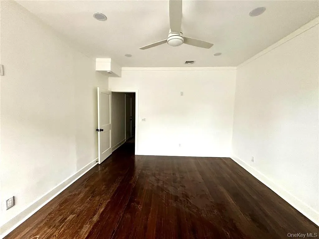 307 Main Street, Huntington, NY, 3 Bedrooms Bedrooms, 5 Rooms Rooms,1 BathroomBathrooms,Residential Lease,For Rent,Main,0,992649 307 Main Street, Huntington, NY, 3 Bedrooms Bedrooms, 5 Rooms Rooms,1 BathroomBathrooms,Residential Lease,For Rent,Main,0,992649