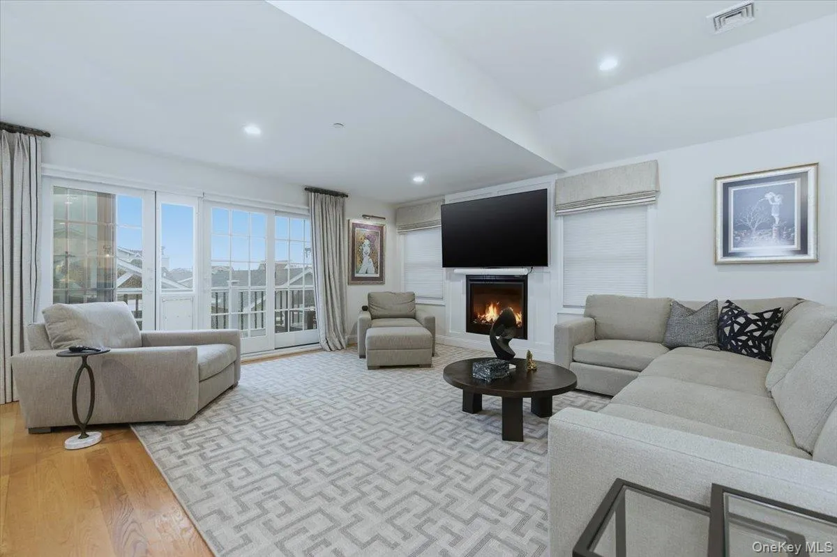 97 Wisconsin Street, Long Beach, NY, 3 Bedrooms Bedrooms, 9 Rooms Rooms,2 BathroomsBathrooms,Residential Lease,For Rent,Wisconsin,0,992659 97 Wisconsin Street, Long Beach, NY, 3 Bedrooms Bedrooms, 9 Rooms Rooms,2 BathroomsBathrooms,Residential Lease,For Rent,Wisconsin,0,992659