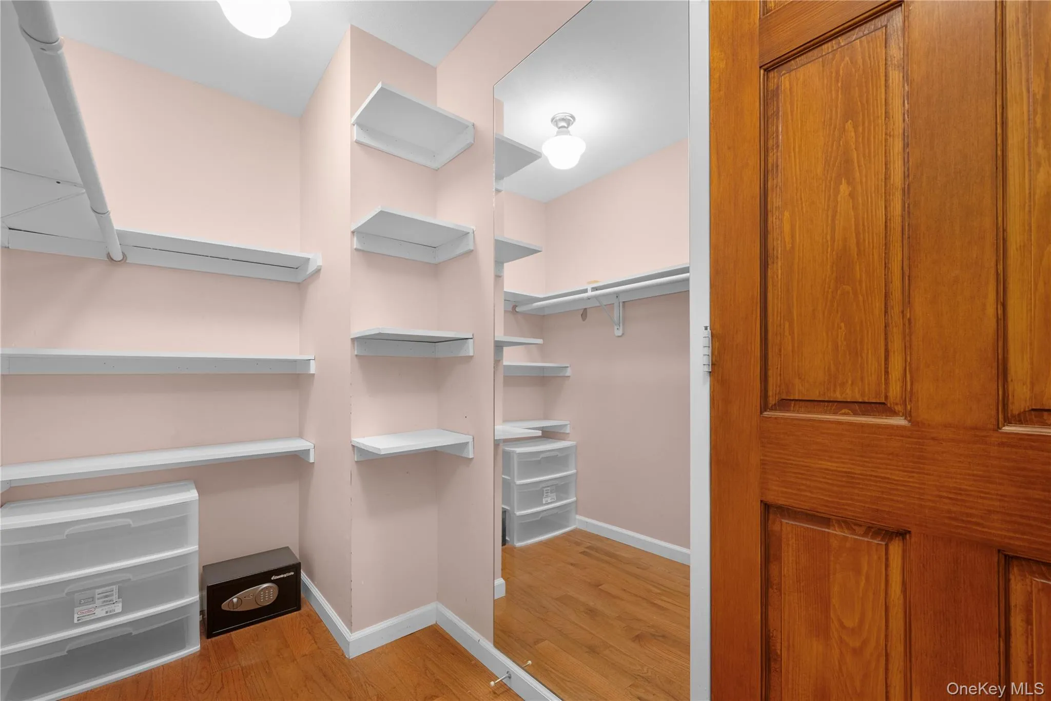 141 Great Neck Road, North Hempstead, NY, 2 Bedrooms Bedrooms, 5 Rooms Rooms,1 BathroomBathrooms,Residential Lease,For Rent,Great Neck,0,992670 141 Great Neck Road, North Hempstead, NY, 2 Bedrooms Bedrooms, 5 Rooms Rooms,1 BathroomBathrooms,Residential Lease,For Rent,Great Neck,0,992670